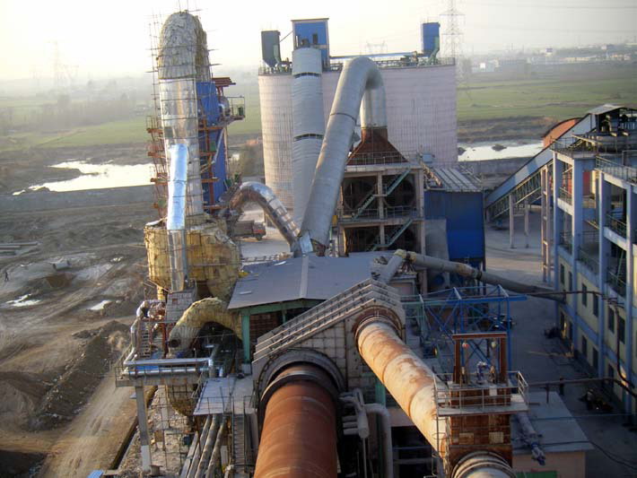 河南振新水泥公司配套6MW余熱電站順利投入發(fā)電運(yùn)行 河南振新水泥公司配套6MW余熱電站順利投入發(fā)電運(yùn)行