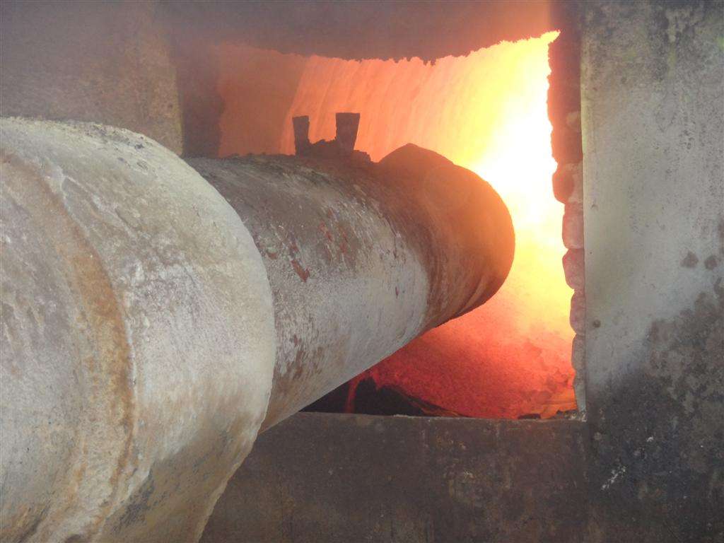回轉(zhuǎn)窯掛窯皮的影響因素以及如何保護好窯皮 回轉(zhuǎn)窯掛窯皮的影響因素以及如何保護好窯皮